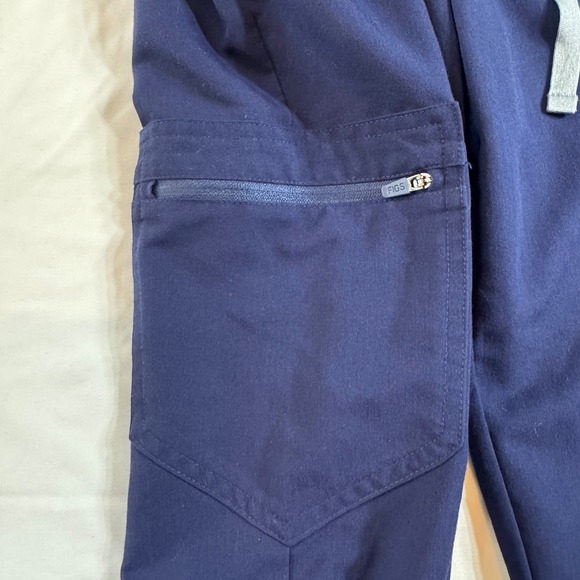 FIGS Technical Collection Zamora Jogger Scrub Pants Navy Blue Women's Size XS - Picture 3 of 9